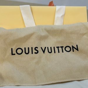 Brand new Louis Vuitton belt just purchased!!!! Never worn absolutely new!